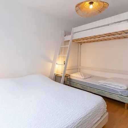 Pleasant For 6 People With Parking Space Appartement