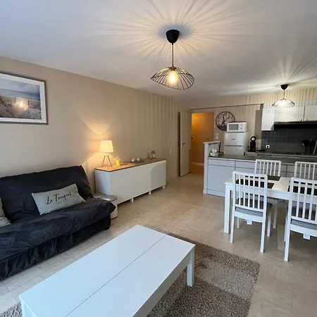 Pleasant For 6 People With Parking Space Apartamento Le Touquet