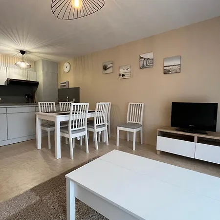 Pleasant For 6 People With Parking Space Apartamento *