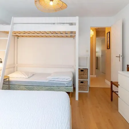 Apartamento Pleasant For 6 People With Parking Space